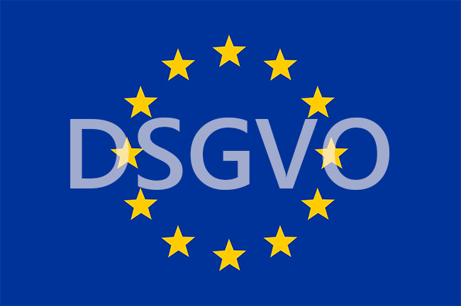 Zu sehen ist die Europaflagge, davor der Schriftzug DSGVO. Es geht um die EU-Dazenschutzgrundverordnung. Bild: Pixabay / OpenClipart-Vectors / Montage_IT-SERVICE.NETWORK