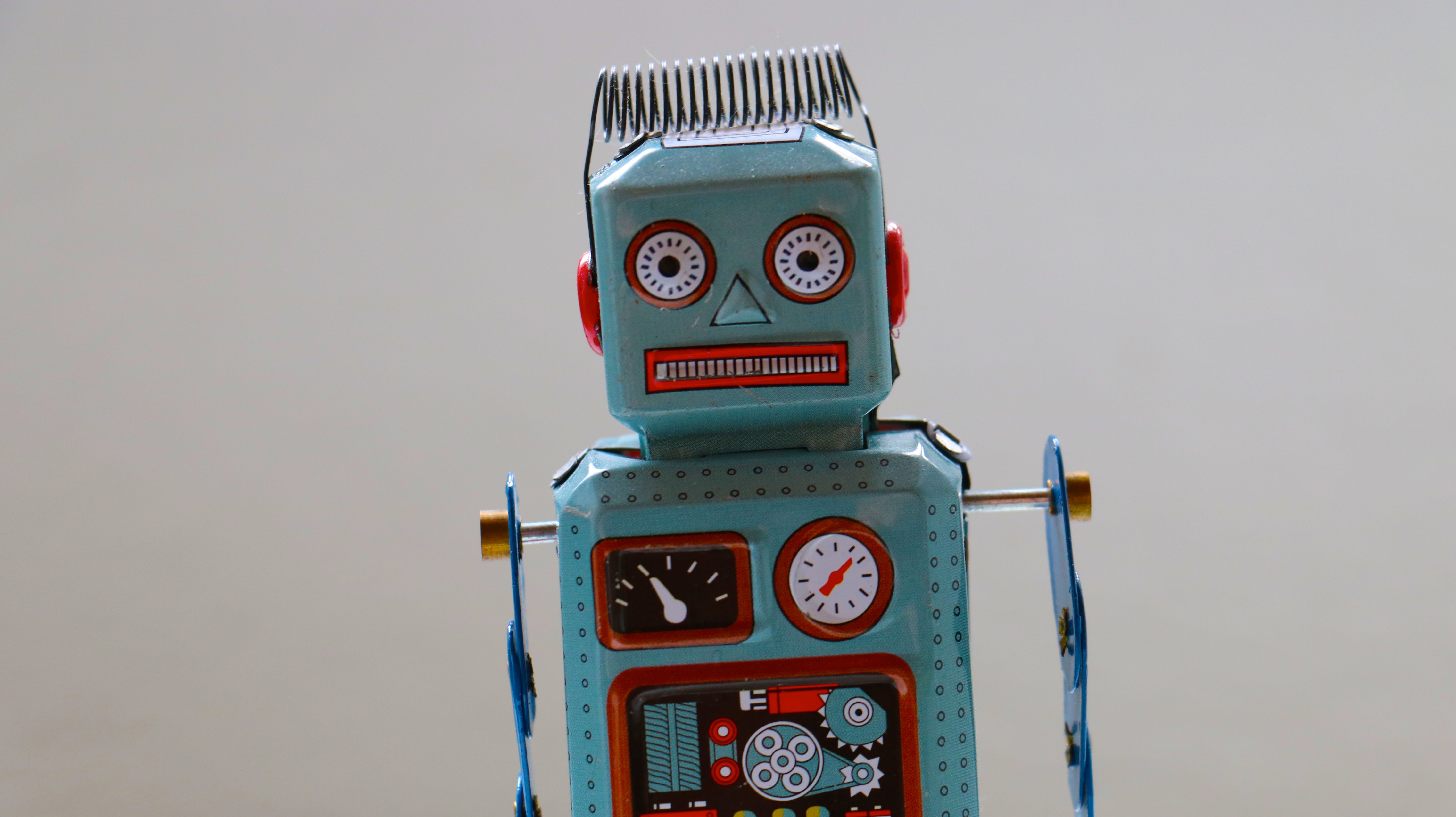 Das Bild zeigt einen Roboter, der Bad Bots verbildlichen soll. Imperva warnt in einer Studie vor allem die E-Commerce-Branche vor Bad Bot-Angriffen. Bild: Unsplash/Rock'n Roll Monkey
