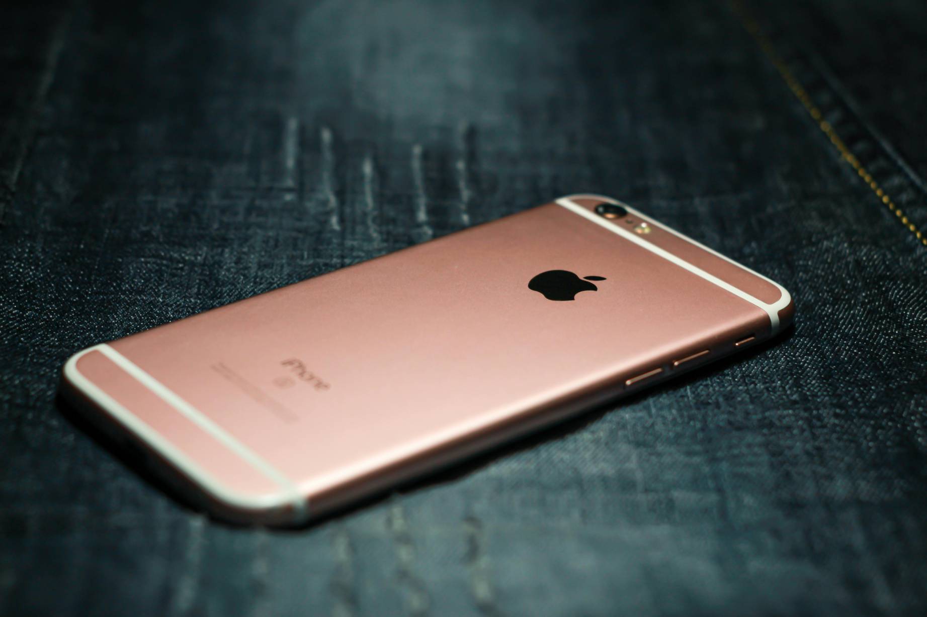 Zu sehen ist ein iPhone da Jailbreaking die Manipulation von iPhones betrifft. Bild: Pexels/Ravi Roshan