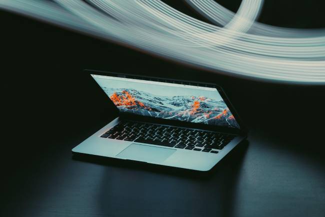 Das größte Risiko 2025: ungeschützte Angriffsflächen, die Kriminellen Tür und Tor öffnen. Bild: Pexels/REFARGOTOHP