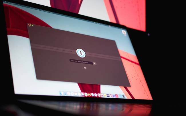 Starke Passwörter, Updates und Phishing-Schutz sind die wichtigsten Grundlagen, um Datenlecks zu vermeiden. Bild: Unsplash/Vova Kondriianenko