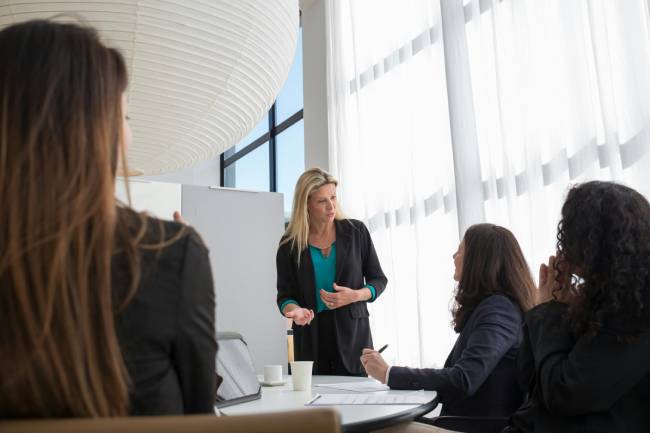 KI als Chef ersetzt keine menschliche Empathie und Kommunikation im Arbeitsalltag. Bild: Pexels/Kampus Production