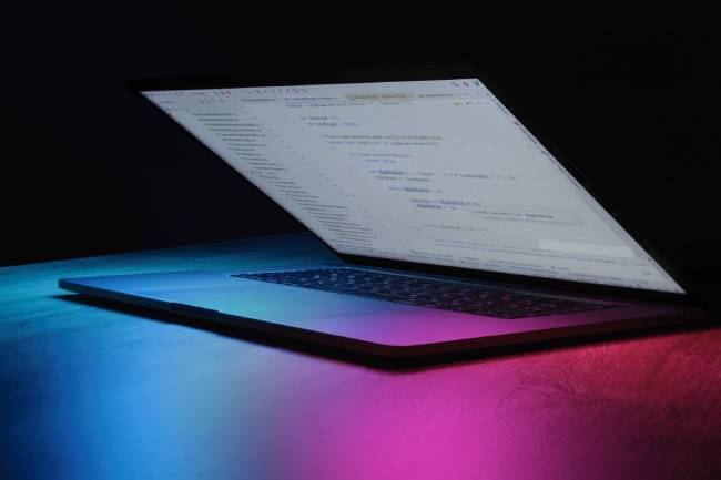 Offene Standards gelten als wichtiger Baustein für digitale Souveränität und langfristige Unabhängigkeit von einzelnen Softwareanbietern. Bild: Pexels/Daniil Komov