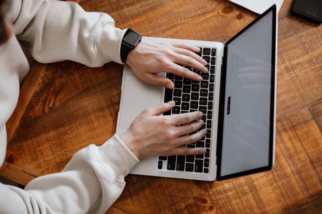 Euro-Office soll Unternehmen und Behörden mehr digitale Souveränität ermöglichen und eine europäische Alternative zu etablierten Büroplattformen bieten. Bild: Pexels/Artem Podrez