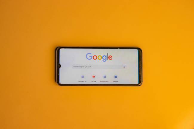 Die Google KI analysiert Schwachstellen, bewertet Risiken und unterstützt Unternehmen bei der schnelleren Abwehr von Cyberangriffen. Bild: Pexels/Shantanu Kumar