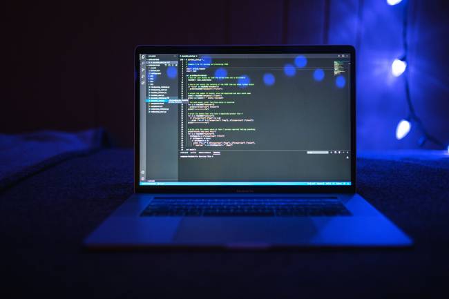 Unternehmen sollten Open-Source-Projekte vor dem Einsatz sorgfältig prüfen. Bild: Pexels/Nemuel Sereti