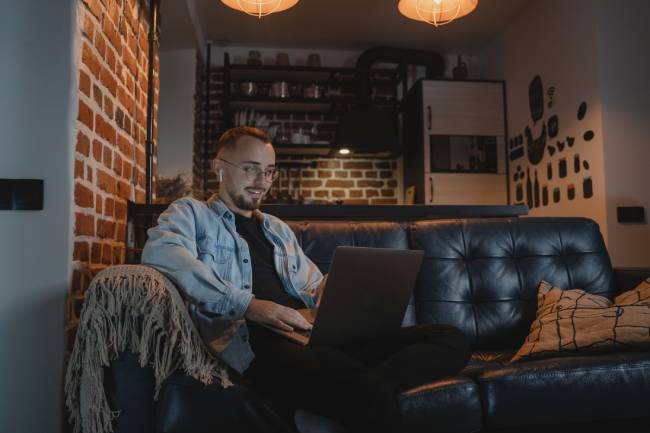 Beim Work-Life-Blending gehen Beruf und Privatleben fließend ineinander über. Bild: Pexels/Tima Miroshnichenko