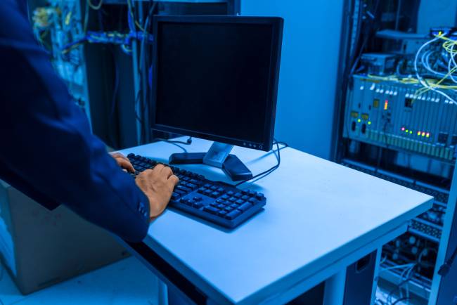 Ein IT-Sicherheitscheck zeigt, wie gut Systeme, Daten und Zugänge eines Unternehmens geschützt sind. Bild: Pexels/panumas nikhomkhai