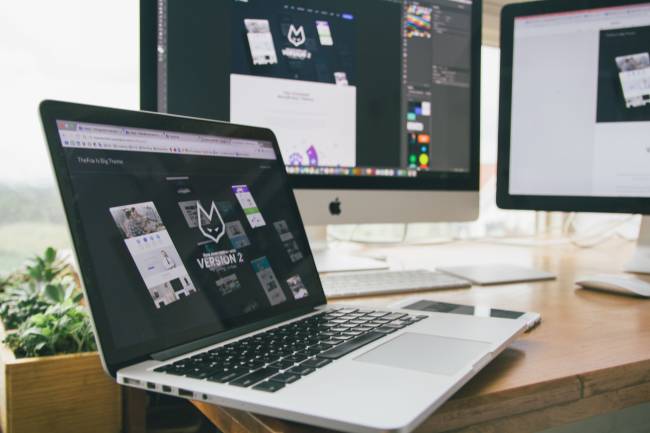 Padding und Margin steuern die Innen- und Außenabstände von Elementen und sorgen so für übersichtliche Webseitenlayouts. Bild: Pexels/Tranmautritam